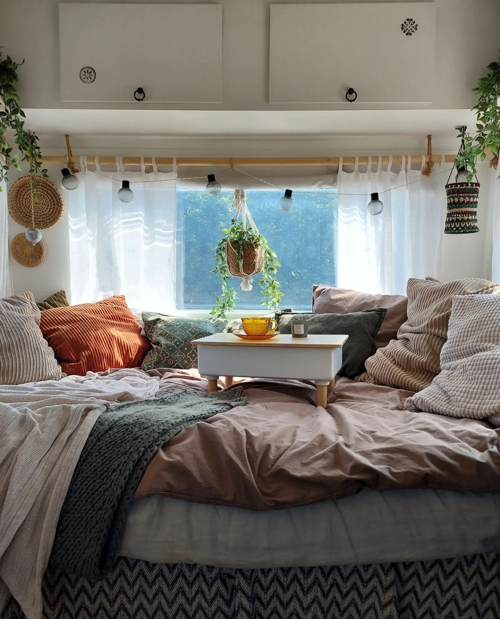 Caravan lifestyle inspiration featuring Folkness bedding and Scandinavian interiors